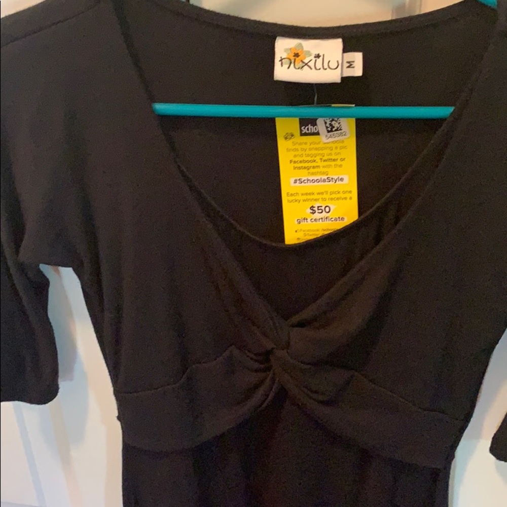 Chic Nursing Maternity top - Picture 2 of 4